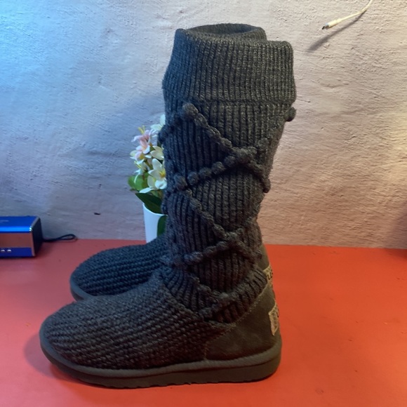 Ugg boots SZ 7 - Picture 4 of 7